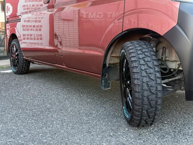 0561415A30261011W00114.jpg