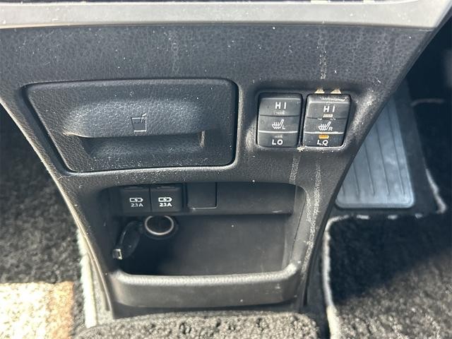 1120034A30260911W00207.jpg