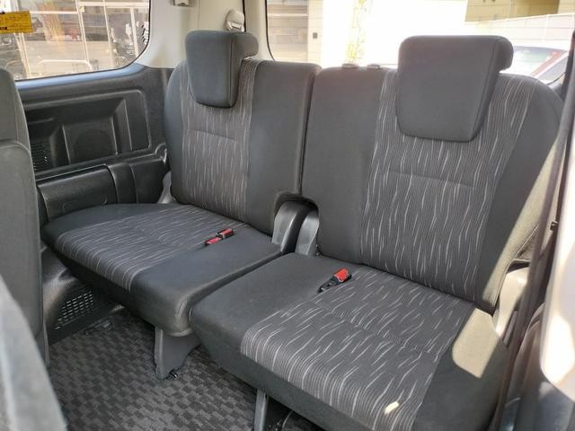 0209326A30260806W00216.jpg