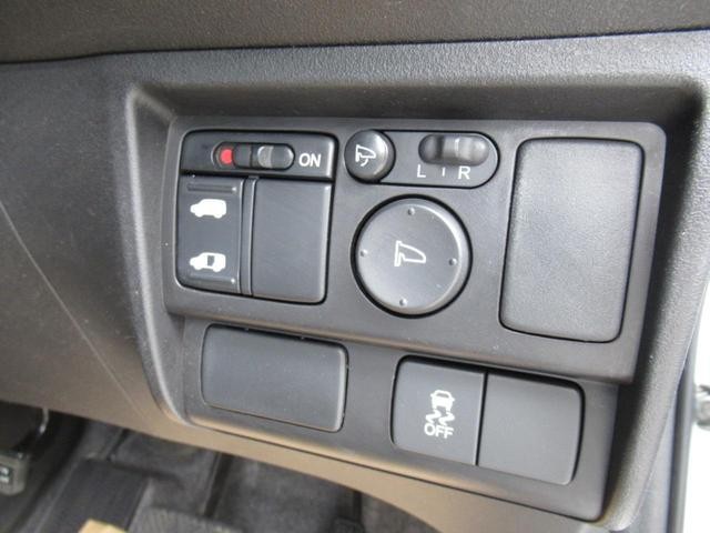 0703310A30260605W00109.jpg