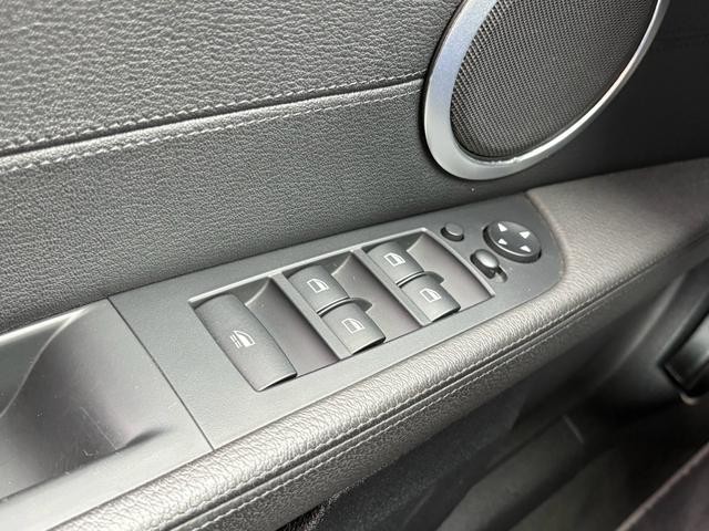 0704307A30260911W00219.jpg