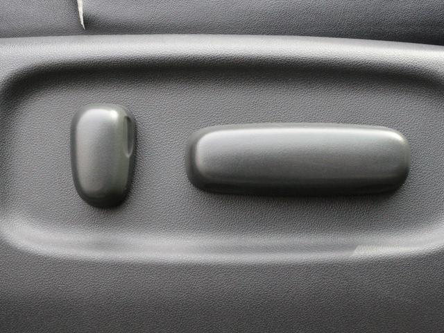 0561141A30260620W00405.jpg