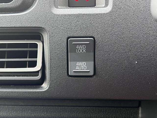 0500338A30260827W00113.jpg