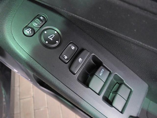 0201999A30260929W00212.jpg