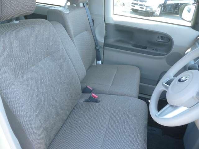 2748189_carP_l_7.jpg