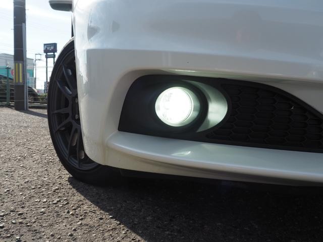 1201125A30261012W00115.jpg