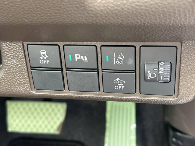 0403435A30260629W00608.jpg