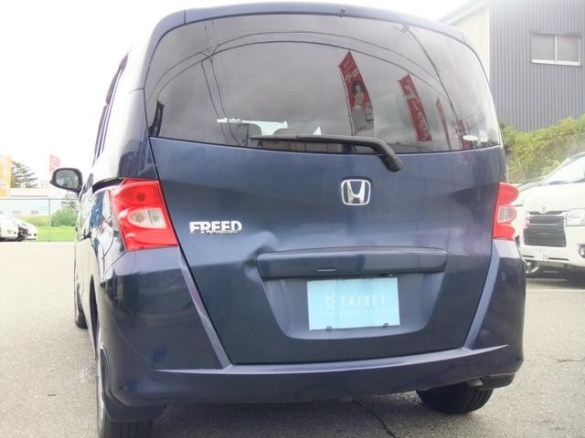 0704539A30260911W00118.jpg