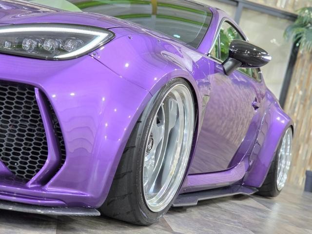 0221348A30260702W00102.jpg