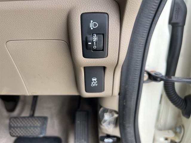0506973A30261003W00410.jpg
