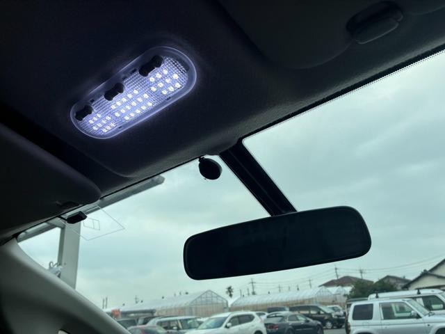 0404372A30260725W00117.jpg