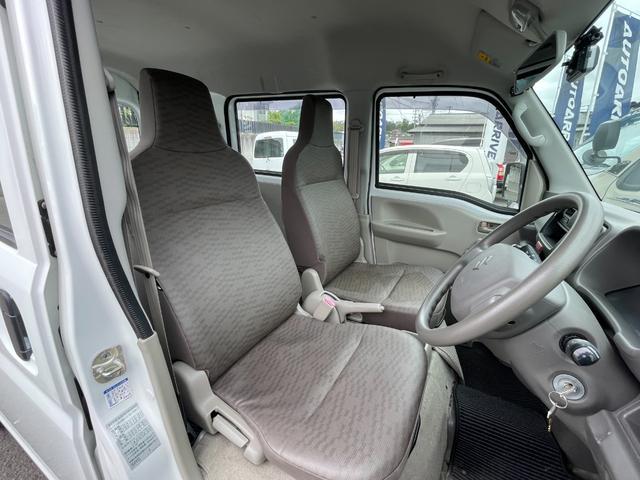 0901515A30260606W00319.jpg