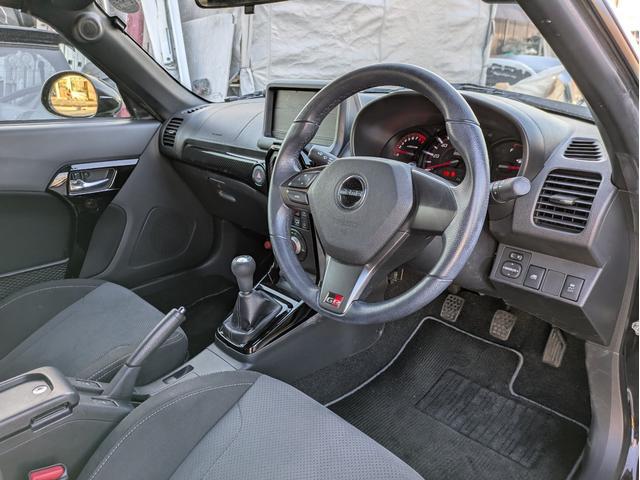 0704272A30260217W00111.jpg