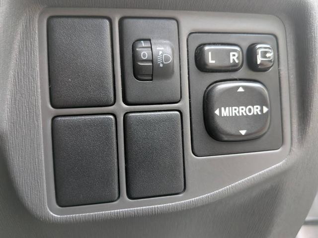 0541751A30261002W00508.jpg