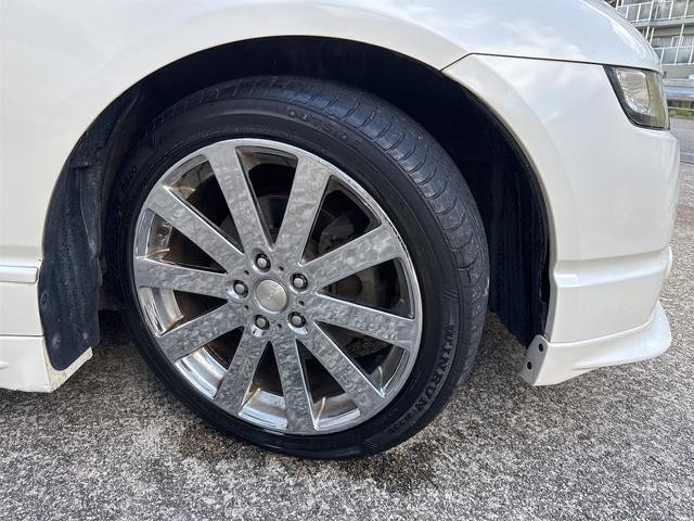 0704697A30261007W00118.jpg
