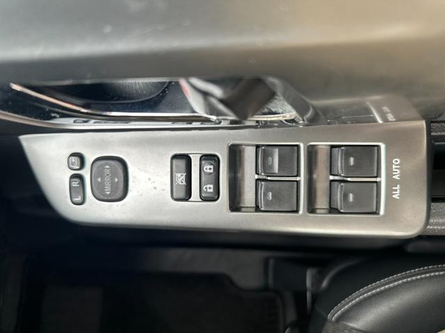 0501561A30260821W00115.jpg