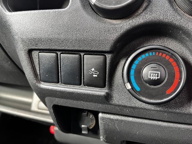 0500199A20260728W00213.jpg