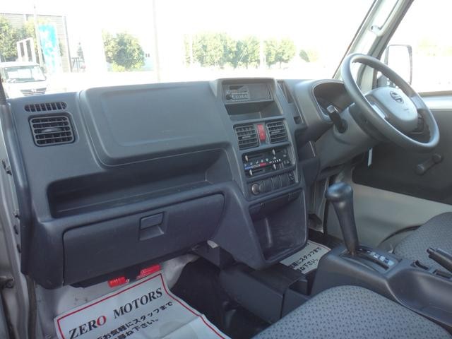 0509025A30261009W00104.jpg