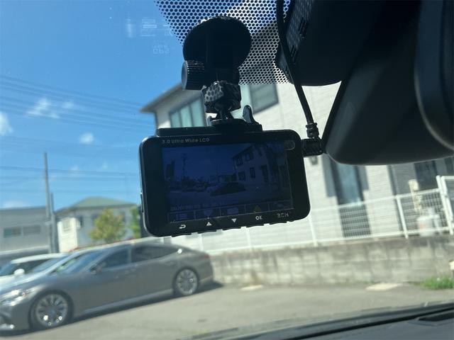 0901615A30260807W00203.jpg