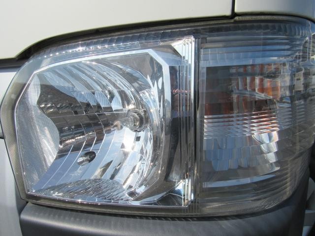 0505254A30260726W00114.jpg