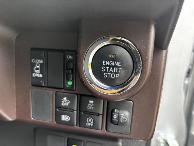 0561136A30260806W00217.jpg