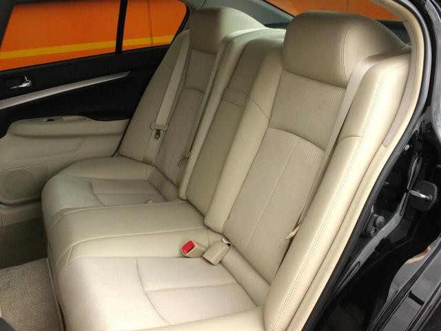 0520029A30260927W00409.jpg
