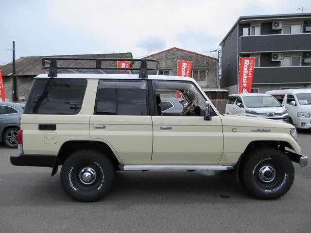 2504817A30260916W00113.jpg