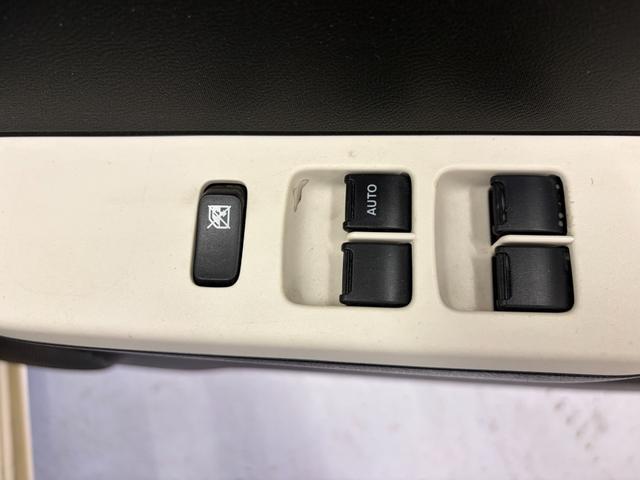 0300353A30260525W00112.jpg