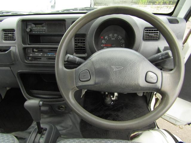 0903304A30260609W00611.jpg