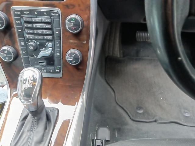 0704870A30260405W00113.jpg