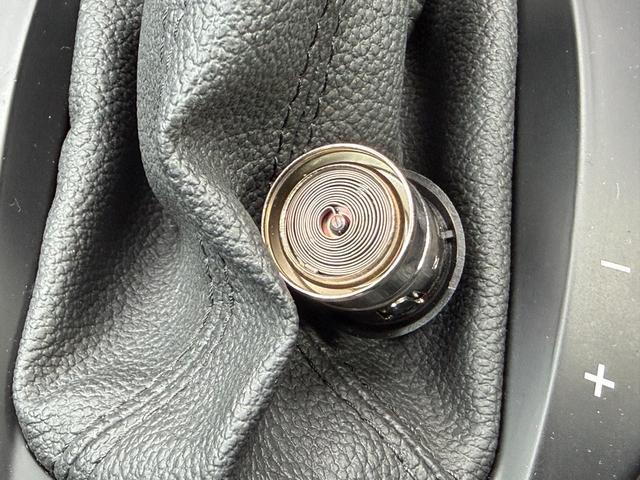 9200481A30260420W00114.jpg