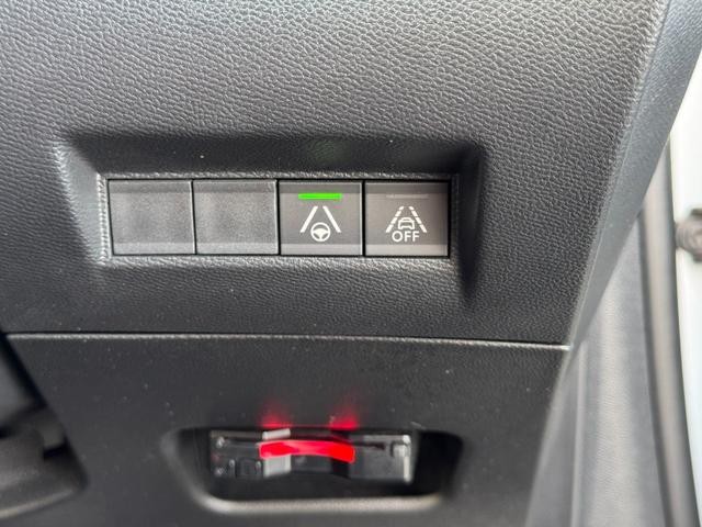0500515A30260723W00211.jpg