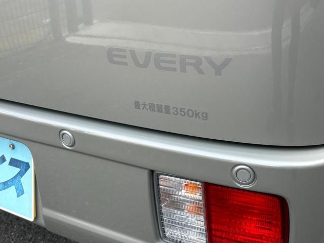 0503325A30260805W00108.jpg