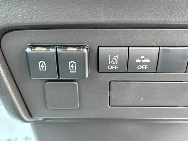0503325A30260805W00112.jpg