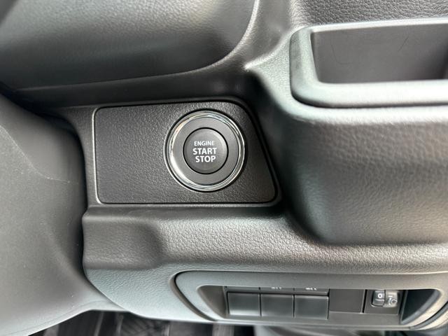 0503325A30260805W00114.jpg
