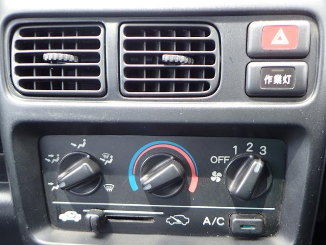 0706836A30260415W00113.jpg