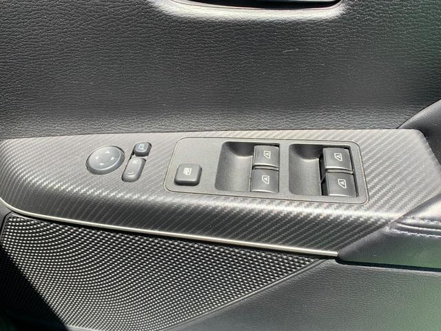 0560787A30260530W00112.jpg