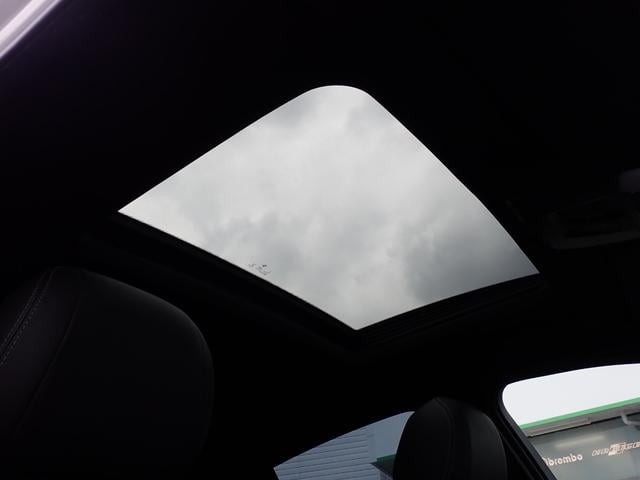 0550871A30260827W00415.jpg