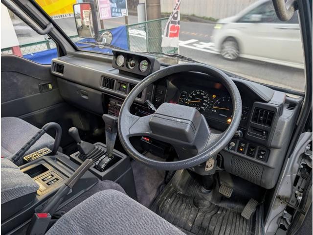 0530203A30261006W00109.jpg