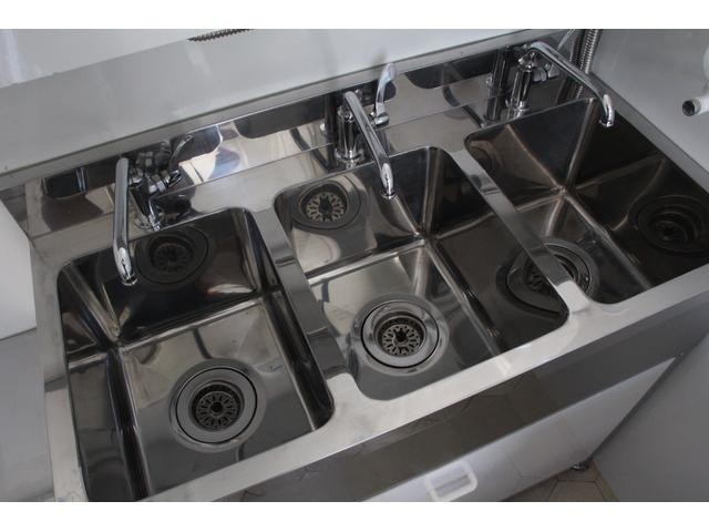 0708487A30260717W00109.jpg