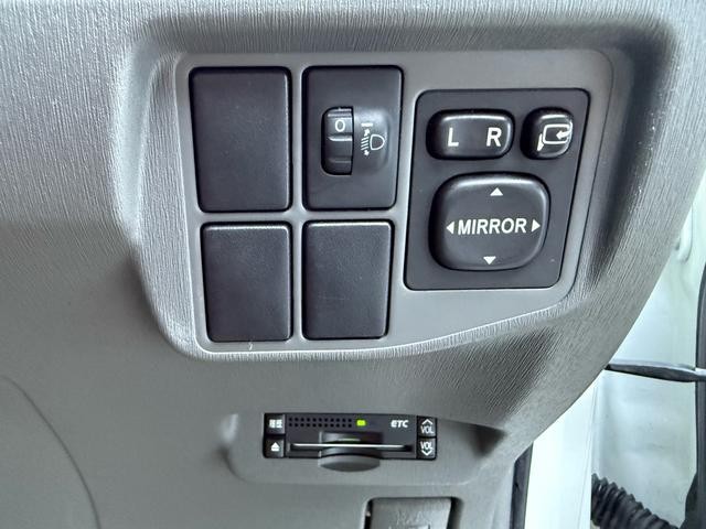 3000414A30260710W00514.jpg