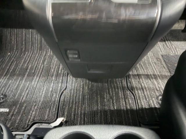 0501008A20260920G00516.jpg