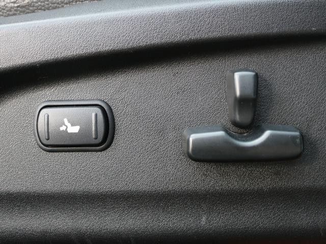 0561141A30260903W00305.jpg