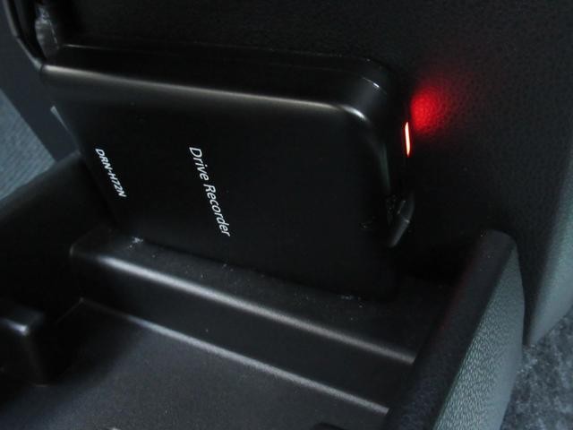 0501337A30260920W00116.jpg