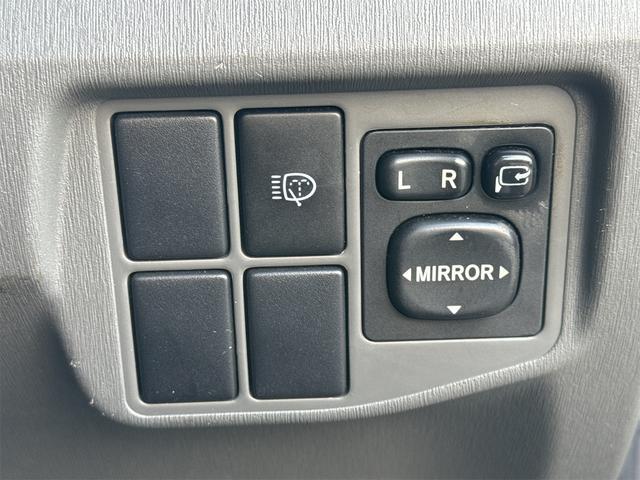 0404241A30260219W00707.jpg