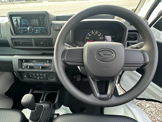 1201275A30260608W00313.jpg