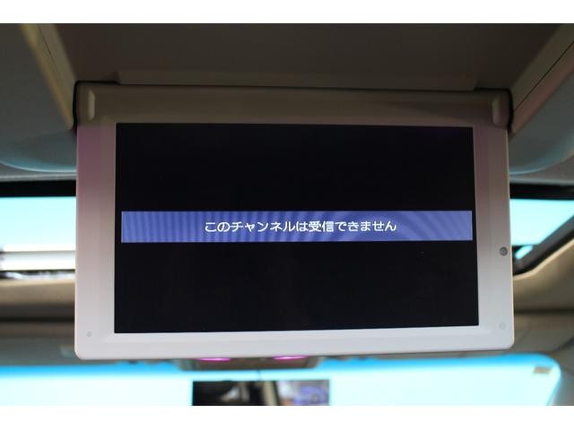 0509884A30261012W00117.jpg