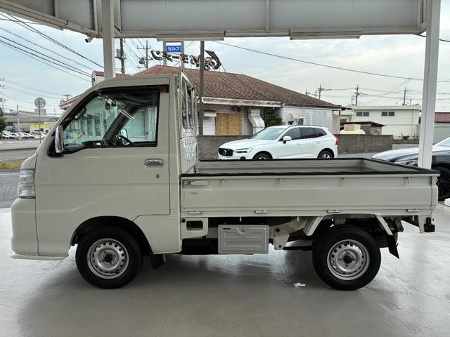 0402950A30260731W00216.jpg