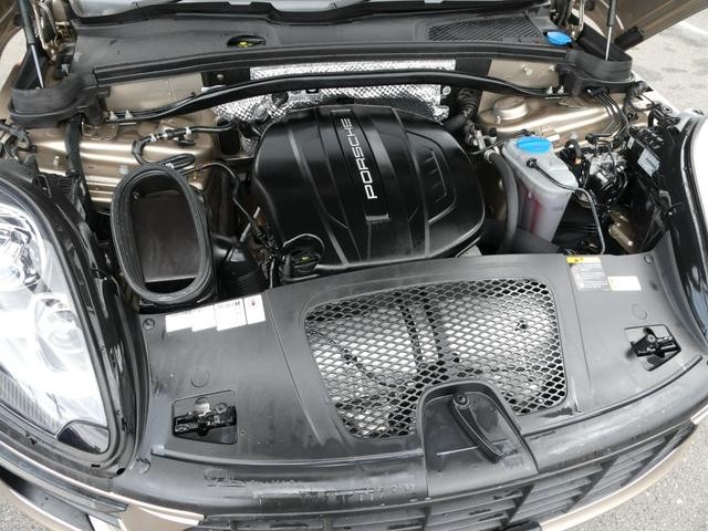 0541361A30261005W00219.jpg