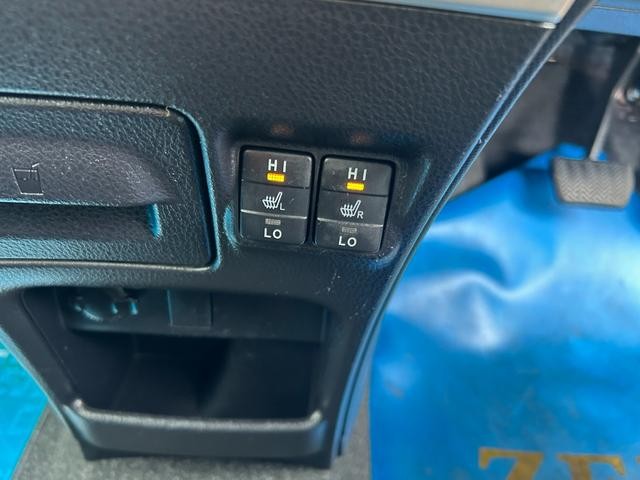 0800012A30260827W00318.jpg